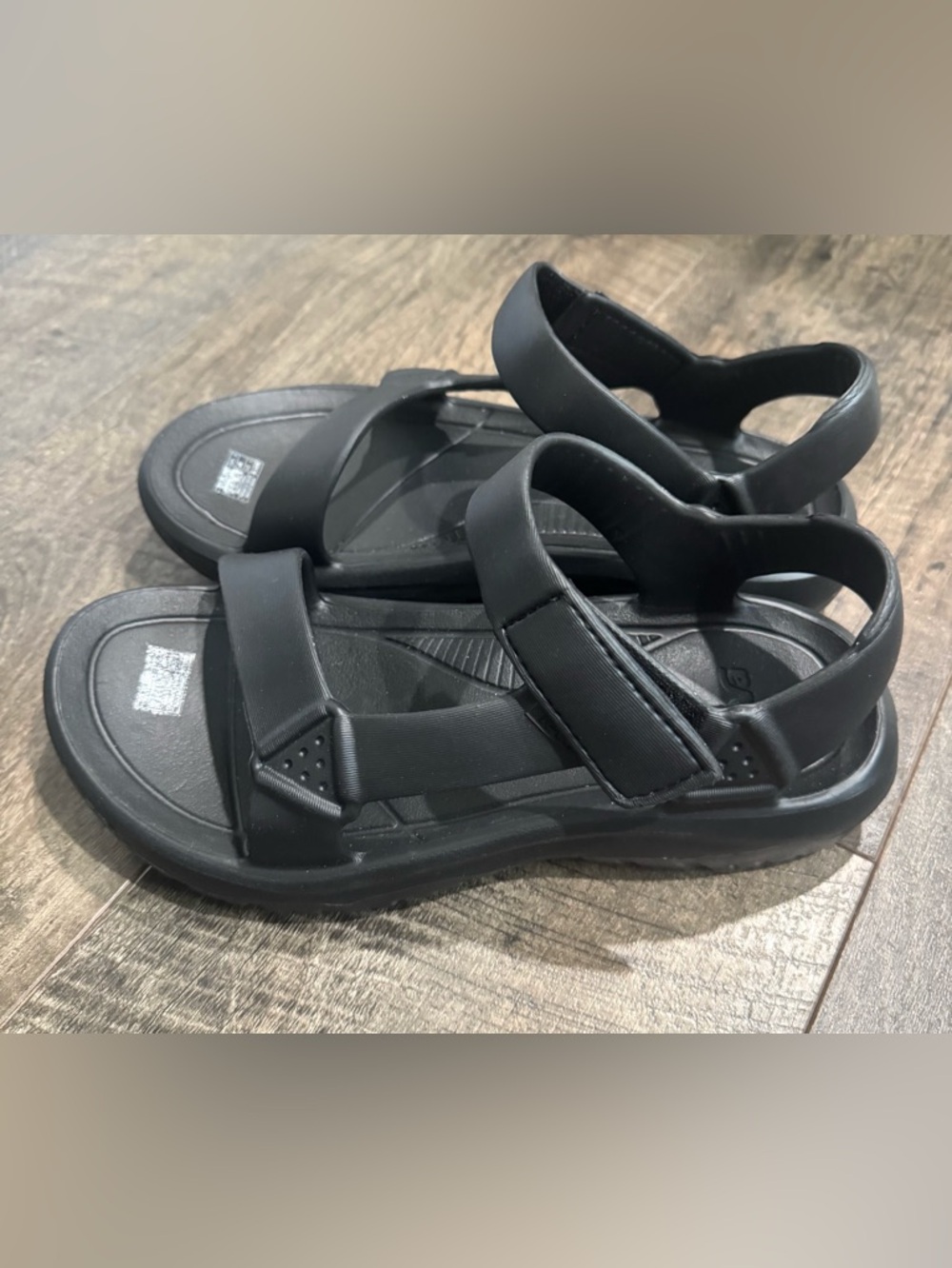 Teva Hurricane Drift Black Sandals W9 / M7 NWOT - Picture 3 of 7